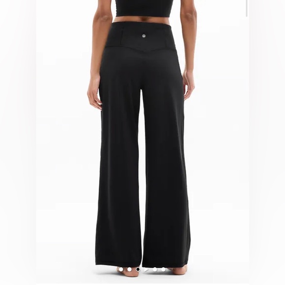 NWT Athleta Elation high rise Wide-Leg Black Leggings for Yoga and Fitness MT - Picture 4 of 11